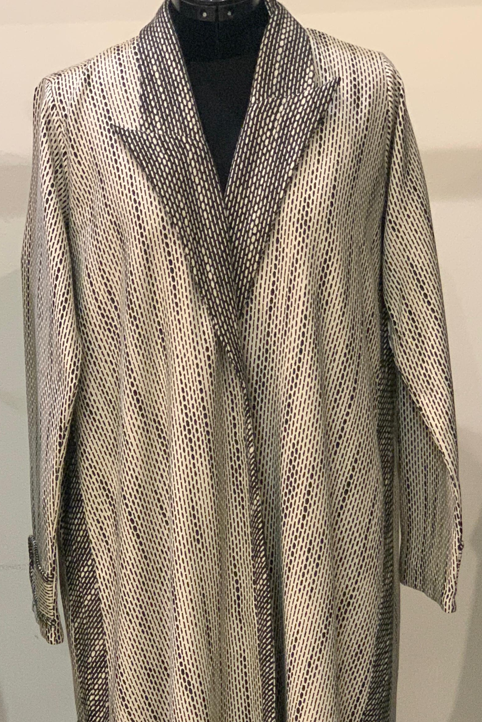 HD24-000D24 WHITE AND BLACK DOTS (DAILY)