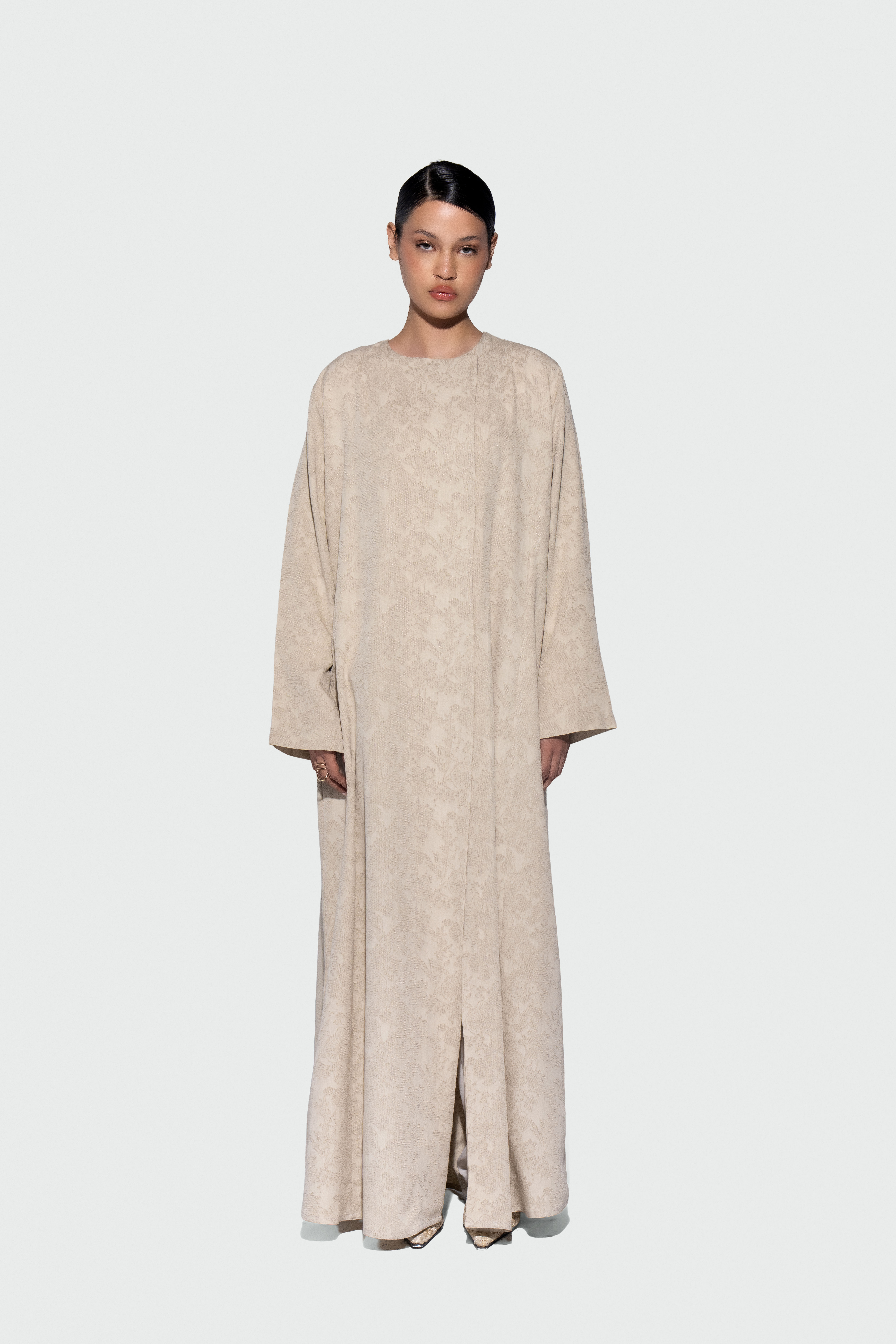 HA25-S00004 BARE PRESENCE